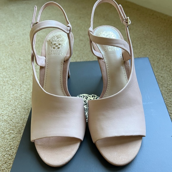 Vince Camuto Shoes - Picture 2 of 7